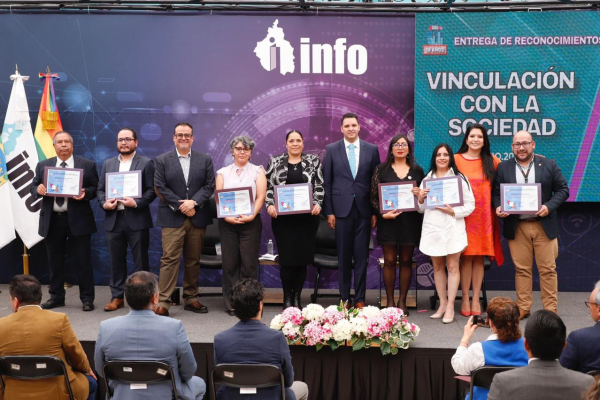 entrega reconocimientos vinculación 100724