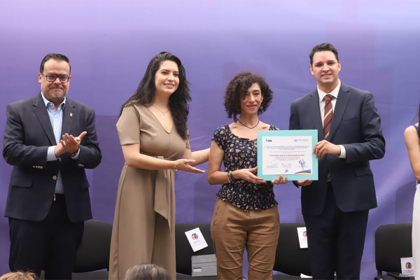 ENTREGA DE RECONOCIMIENTOS VINCULACIÓN 130623